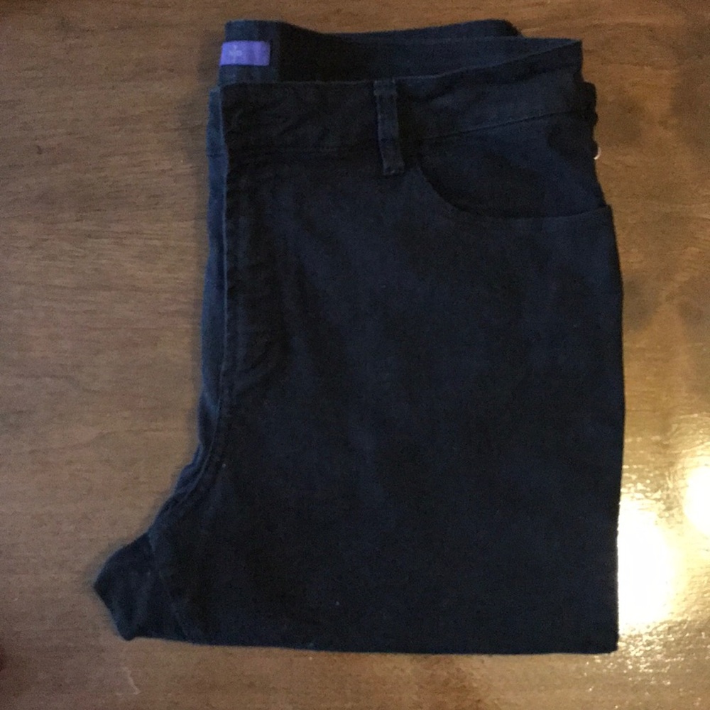 18W NYDJ Black Crop
